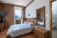 Hotel Pinzolo-Dolomiti - Airport Shuttle