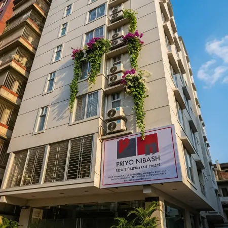 Priyo Nibash Stylish Residential Hotel Отели рядом с достопримечательностью «Университет AUST»