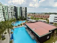 Manhattan PoolView 3bedroom suite Netflix |  Ipoh Station18 - สวนน้ำ
