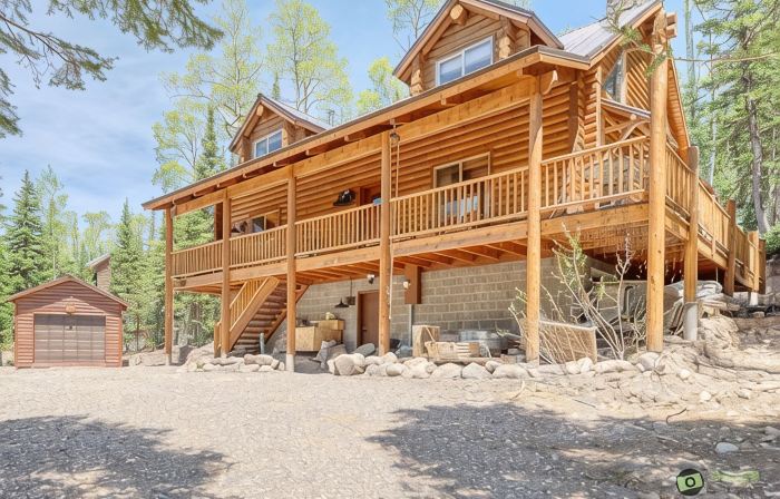Authentic Log Cabin with Luxuries