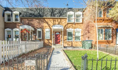 NEW Cozy Renovated Townhome | 25 min to Denver - WiFi