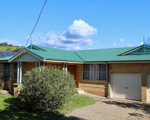 Family home 5 minutes to Jamberoo Water Park Hotels in Jamberoo