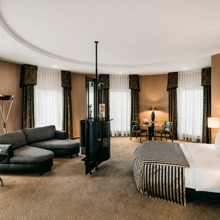 Lindner Hotel Dusseldorf Airport Отели рядом с достопримечательностью «Кайзерсверт»