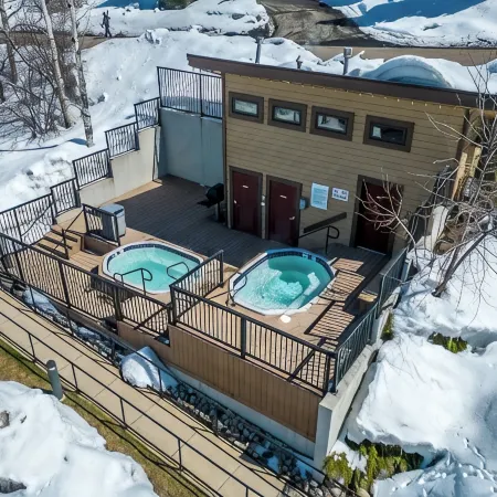 Luxury Amenities- Steps to Mtn- 2 Hot Tubs- Pool/Ping Pong Table-Massage Chair