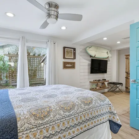 Large Pool. Private Beach Path. Vilano Beach House Closest to Historic St. Aug.