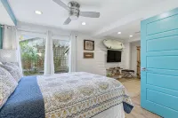 Large Pool. Private Beach Path. Vilano Beach House Closest to Historic St. Aug.