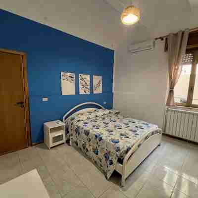 CIVICO 11 - Independent holiday home at 40 mt. from the sea. For short stays. Rooms