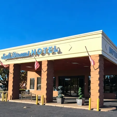 Suite Dreams Hotel