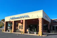 Suite Dreams Hotel