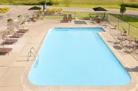 Valued Stay Madison - Rooftop Pools