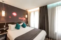 Hôtel Lumières Montmartre Paris