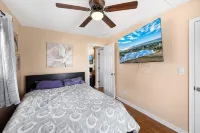 Reeds beach retreat 2 bedroom with water view