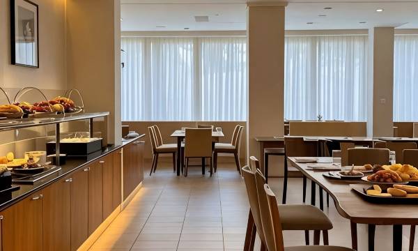 Chenduo Hotel (Shenzhen Luohu Port Vientiane City)