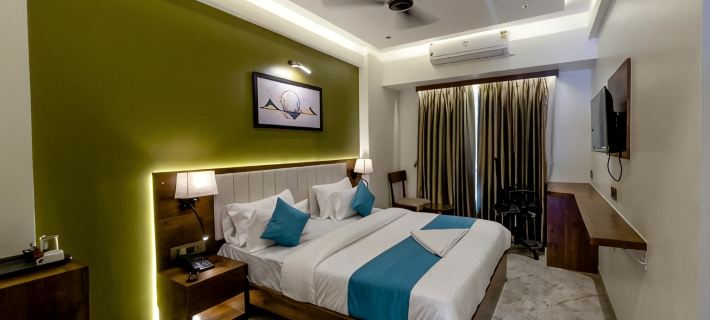 Monarch Guestline Magarpatta Hotels in Pune