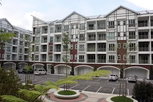 CAMERON GOLDEN HILL APARTMENT