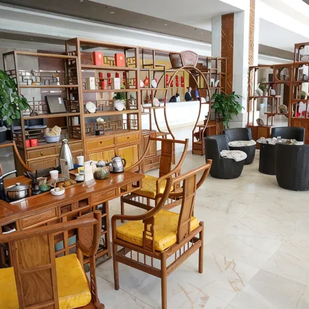Chuxiong Mouding Huahu Chengji Hotel