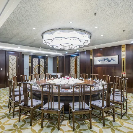 Lincheng Chenguang Hotel