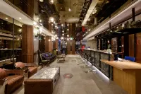 3 Door Hotel - bar