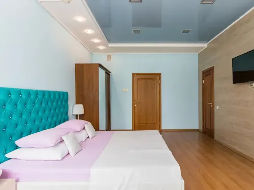 Biznes Turist Hotel - 2-Star