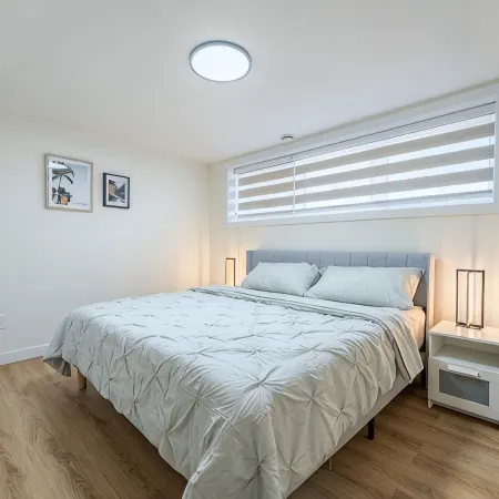 Cozy 2 bedroom suite Отели рядом с достопримечательностью «Железнодорожная станция Southland C»