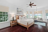 Lake Daze - Incredible 8 Bedroom Lake Gaston 5-star Boat included in rental - 4-Star