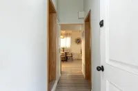 Chic-1 bed apt inside lux condo w/wifi, AC, pool, tropical gardens! - 2-Star