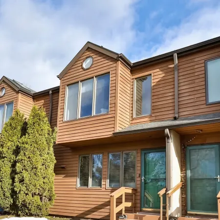 All-Season Condo - Ski Windham l Hunter l Pool l Hike l Fish Отели в г. Виндхам