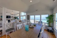 6 Bed Oceanfront Home in Obx w/ Hot Tub! - Wifi