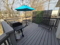 Creekside Cottage. Great Deck! Private! Hotels in Posey County