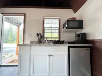 Casita 1, Tiny Home in Wood Area, 1 Mile From Glacier Entrance- 2 Guests