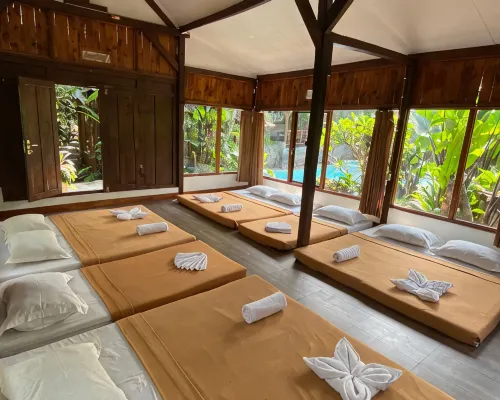 Taman Dolan Home & Resort Hotels in Bumiaji