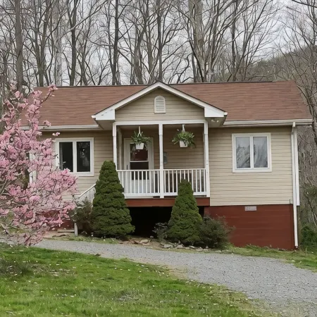 The House in the Holla at the foot of Shenandoah National Park