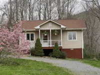 The House in the Holla at the foot of Shenandoah National Park
