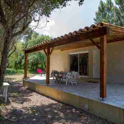 house located in a haven of greenery 15 minutes walk from the beach of Maora Others