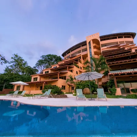 Luxury Condo with astonishing ocean views  at Contramar Brisas