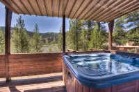 NEWLY REMODELED6 Bedrooms/3.5 Baths-Sleeps 14AWESOME VIEWS Hot Tub & Sauna