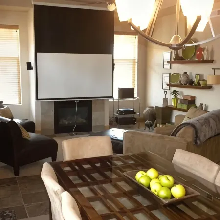 Luxury Townhouse with HD 4k Projector Home Theater