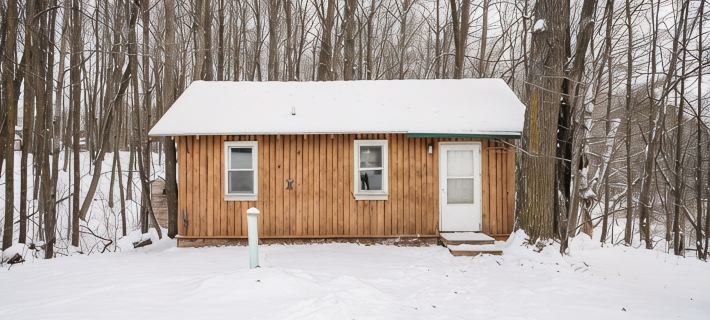 Charming cottage In The Heart of Sugar Camp on Bass Lake - No Cleaning Fee! Hotels in Oneida County