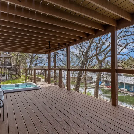 New Luxury Water Front Oasis with New Private Dock & Hot Tub!!