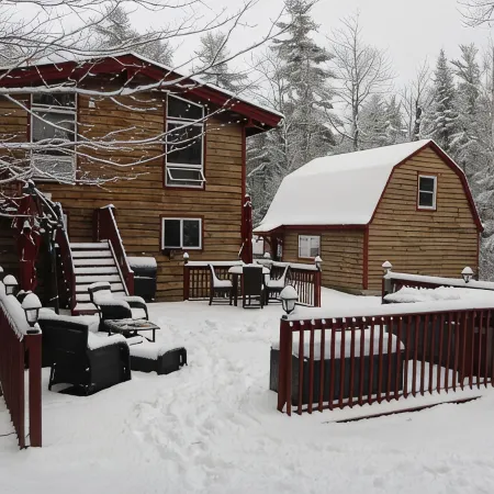 Unique Rustic Ski-Tree House - Game room, Hot tub & Sauna Отели в г. Джей