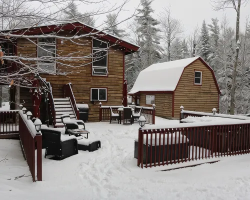 Unique Rustic Ski-Tree House - Game room, Hot tub & Sauna Hotels in Jay