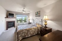 Spacious Lakeside Condo at Tagalong Golf Resort with Indoor Pool and Hot Tub