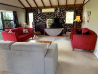 Chris's Cabin | Private Garden, Large Deck | Sleeps 8 in Greytown