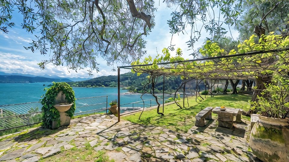 VILLACASTELLOPORTOVENERE WITH LARGE GARDEN AND MEMORABLE SEA VIEW