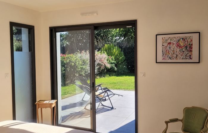 Modern house 3 minutes walk from the beach