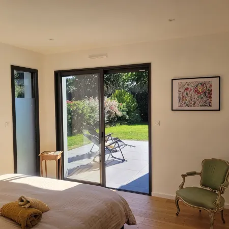 Modern house 3 minutes walk from the beach
