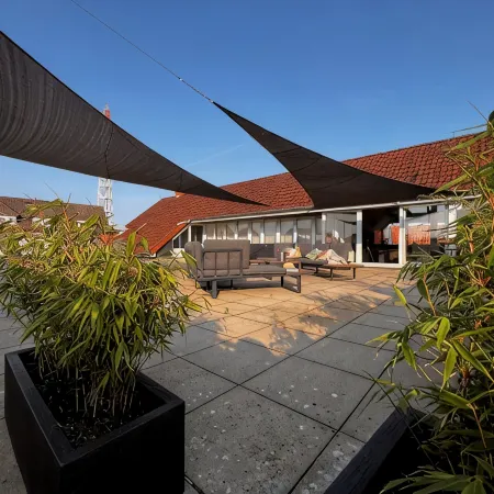 Luxurious penthouse apartment 200sqm in the Lotsenviertel 5 min to Altenliebe
