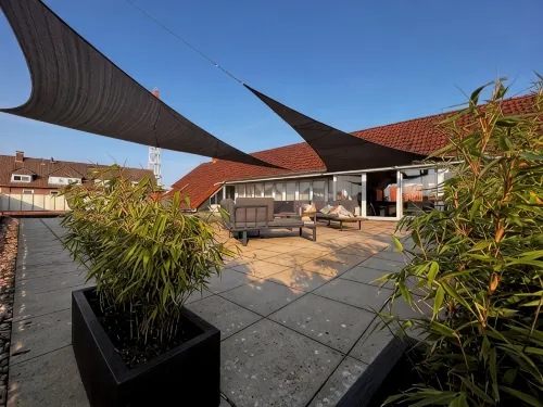 Luxurious penthouse apartment 200sqm in the Lotsenviertel 5 min to Altenliebe