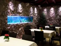 Wellness oasis on Krk - Private heated jacuzzi & lounge under olive trees Hotels in Dobrinj
