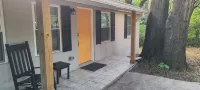 4-bedroom house in brilliant Athens with WiFi, AC - Bungalows
